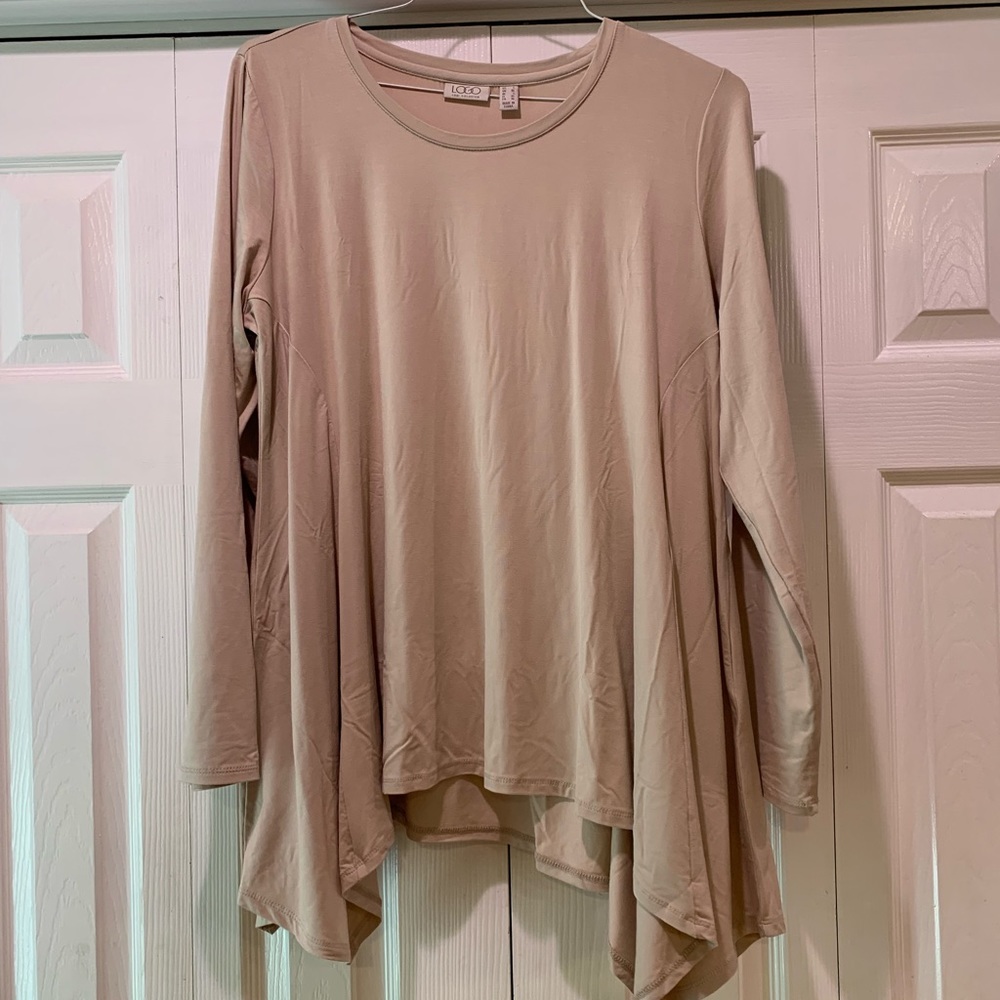 LNWOT - LOGO - Lori Goldstein top
